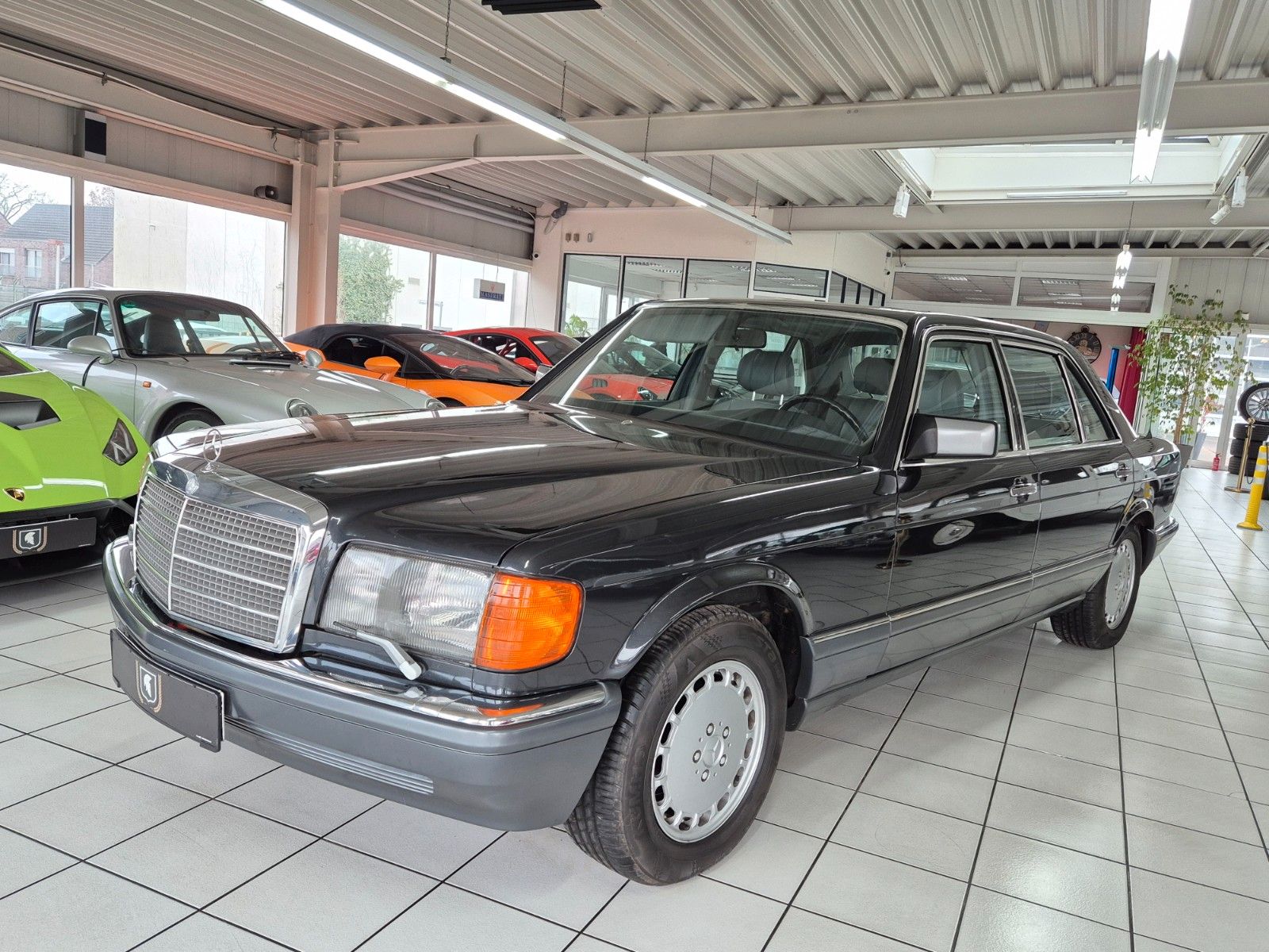 Fahrzeugabbildung Mercedes-Benz 560 SEL/Deutsch/Coupé Sitzanlage/Bestzustand