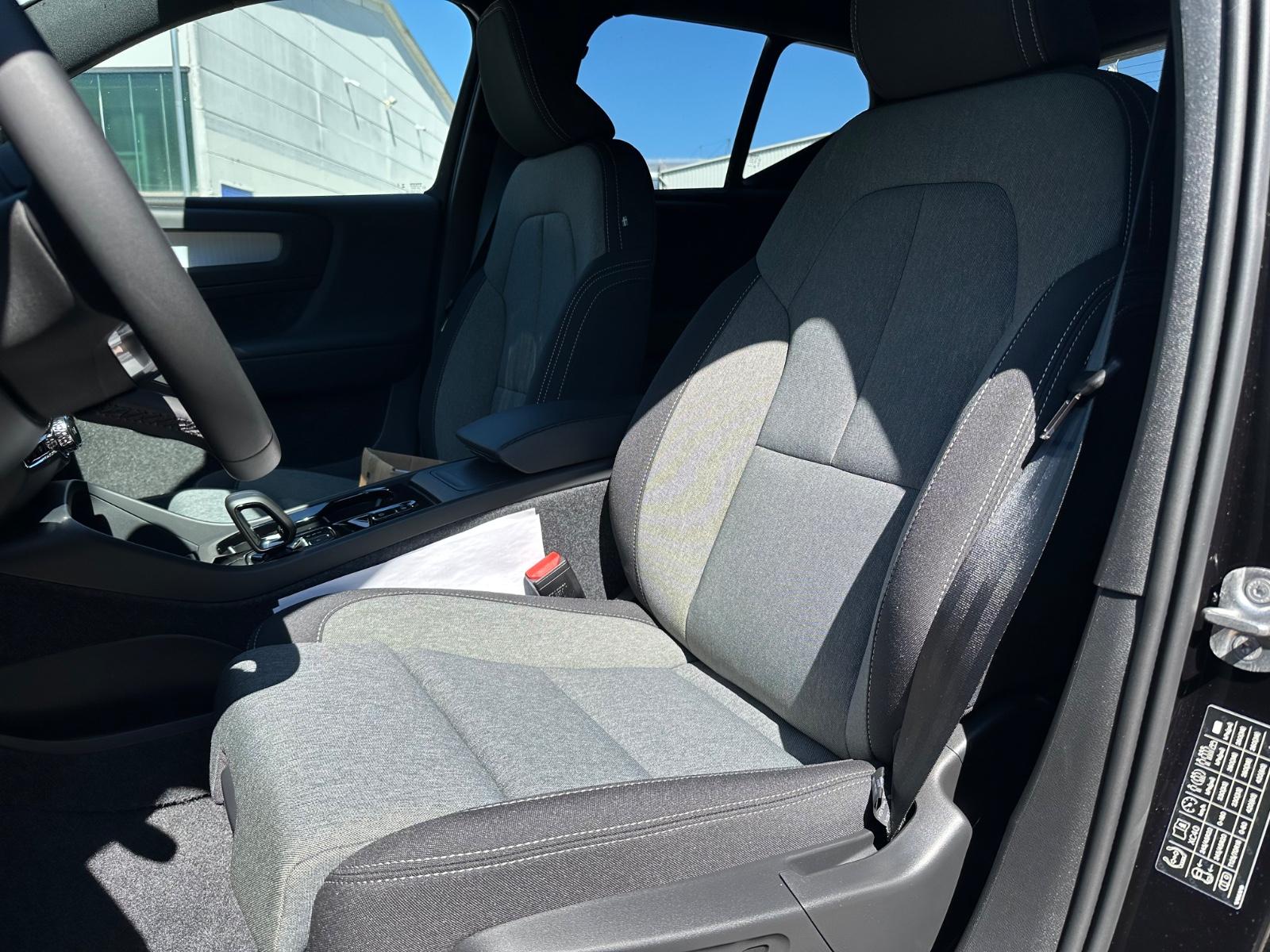 Volvo XC40 B3 BLACK EDT PLUS+360°CAM+LED+HK SOUND+20"
