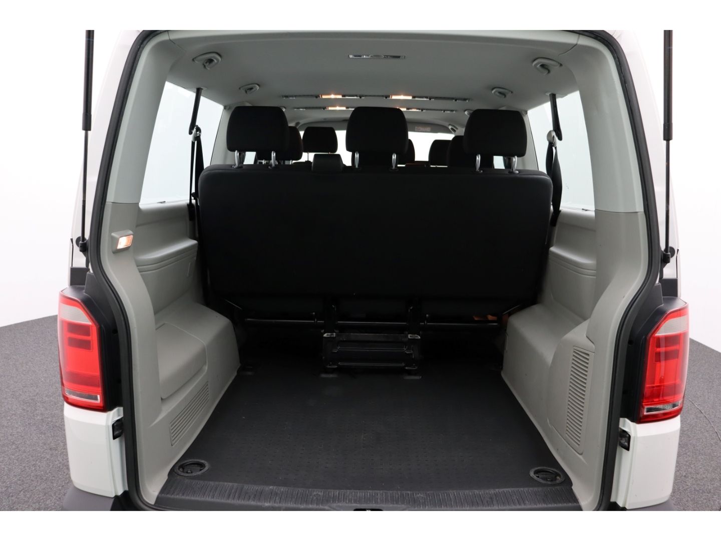 Fahrzeugabbildung Volkswagen T6 Caravelle 2.0 Lang 9-Sitze 2xSchiebetür