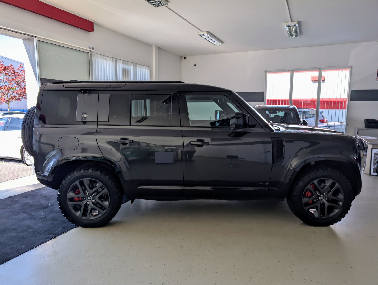 Vehicle image Land Rover Defender 110 D300 X BLACK AHK MATRIX 130.000 RRP