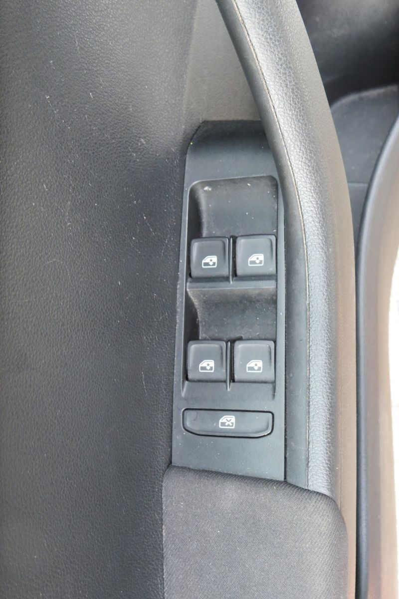 Fahrzeugabbildung SKODA Fabia Ambition DSG PDC NAVI SITZH APP 8-FACH 1.H