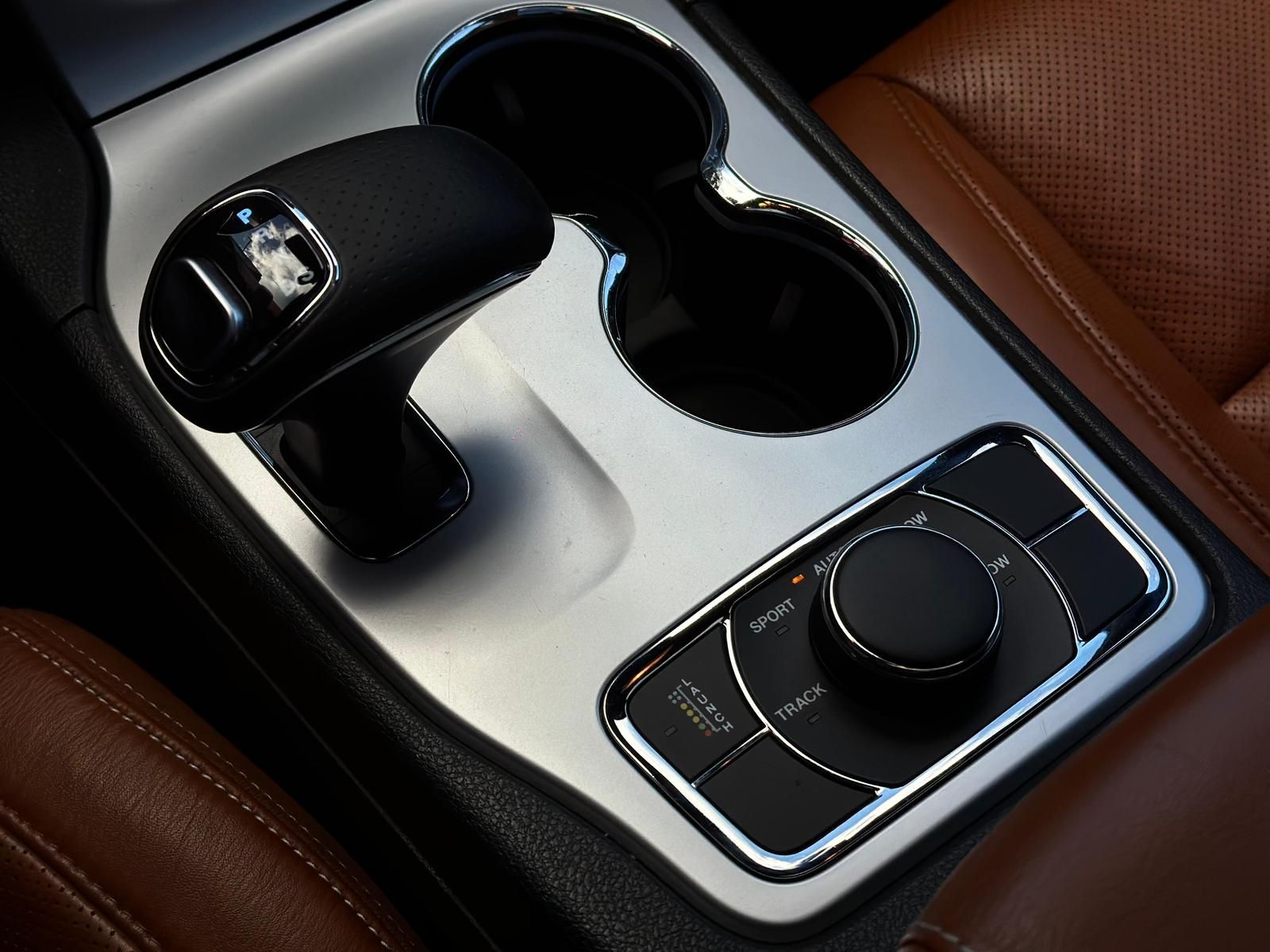 JEEP Grand Cherokee 6.4 HEMI SRT 4x4* BIXEN#AHK#PANO - Image 14