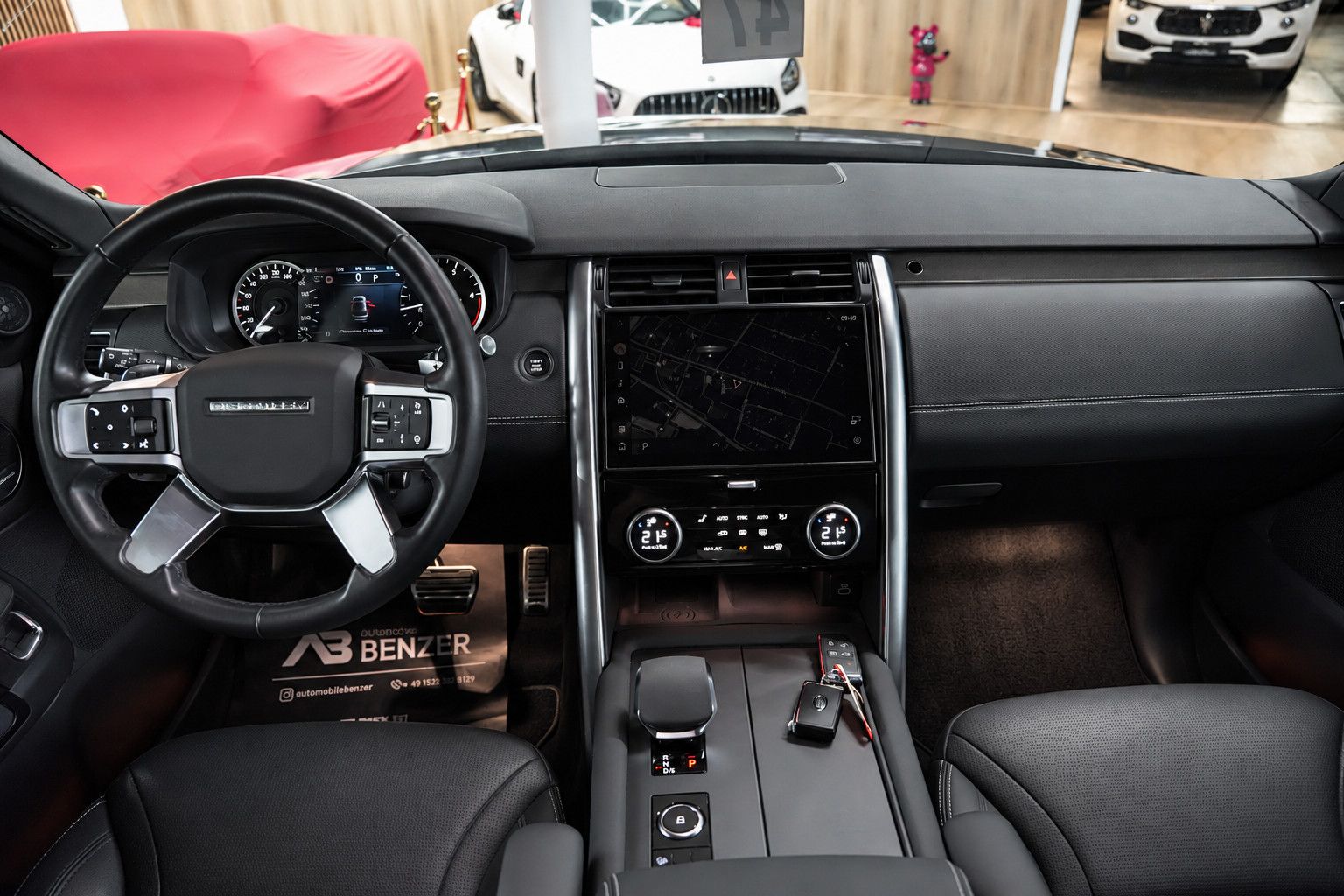 Fahrzeugabbildung Land Rover Discovery R-Dynamic AWD/7-SITZER/360'°Cam/AHK