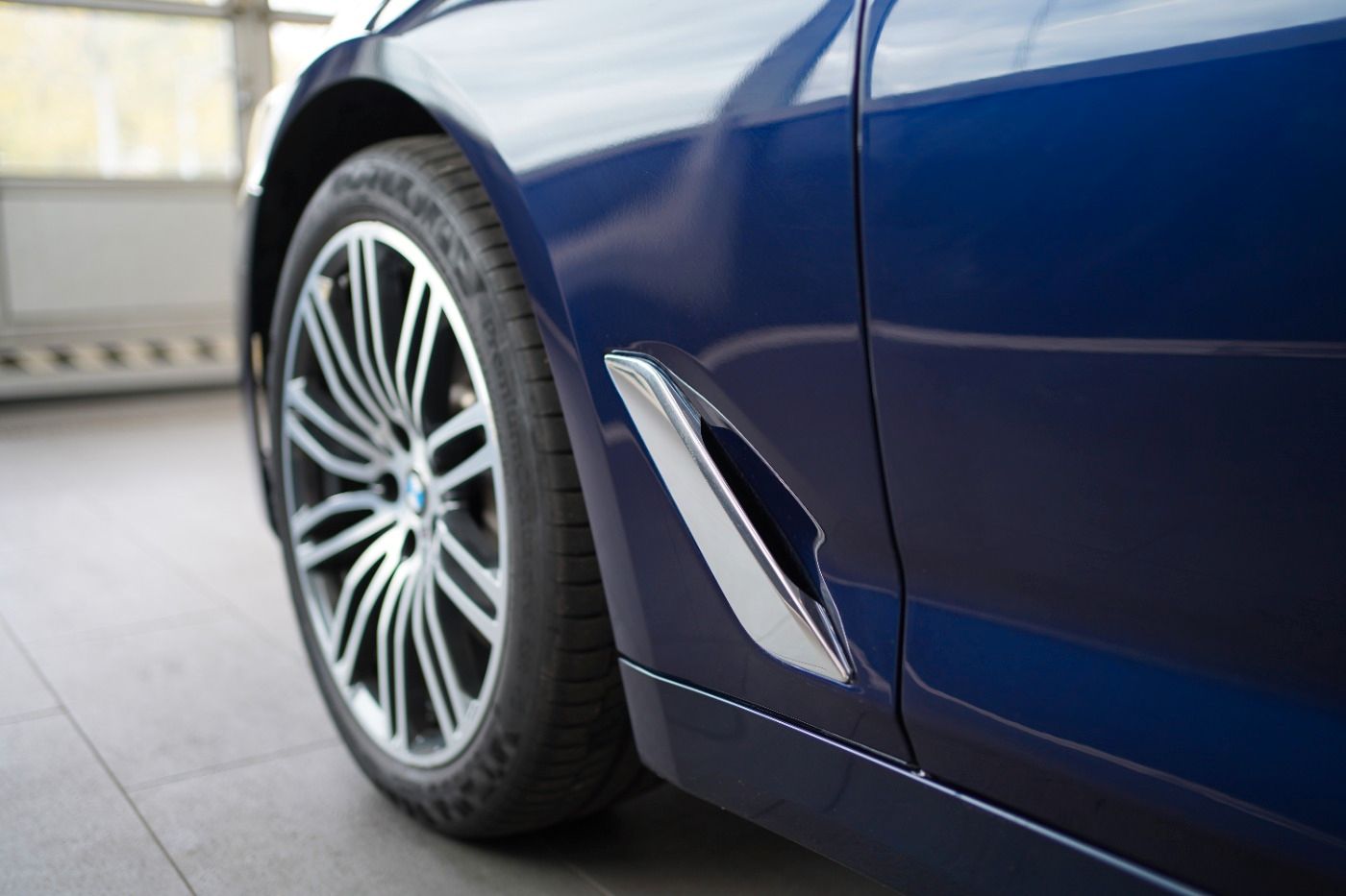 Fahrzeugabbildung BMW 530i xDrive Luxury Line +Komfortsitze+Laserlicht