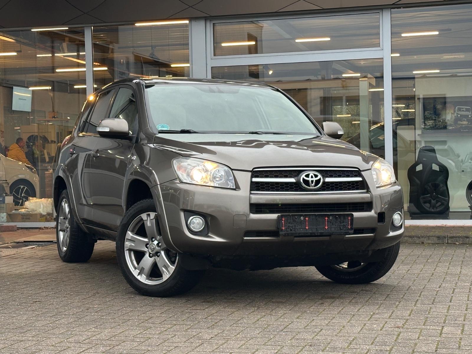 Toyota RAV 4 2,2-l-D-4D 4x4 Executive Automatik