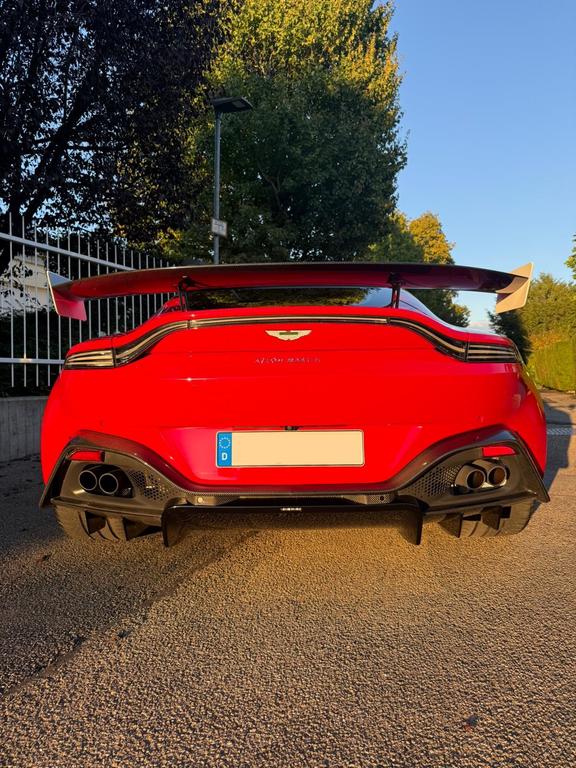 Aston Martin V8 Vantage