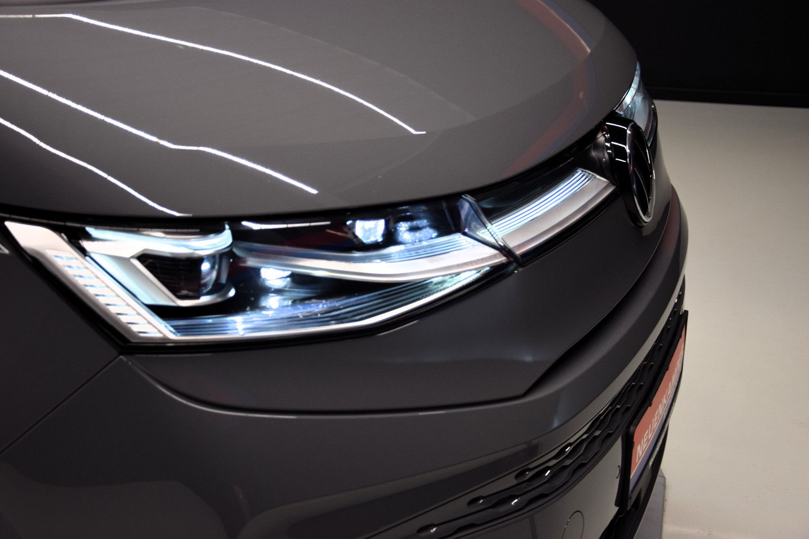 Fahrzeugabbildung Volkswagen T7 Multivan Style 7-Sitze Easy-Open Panorama ACC