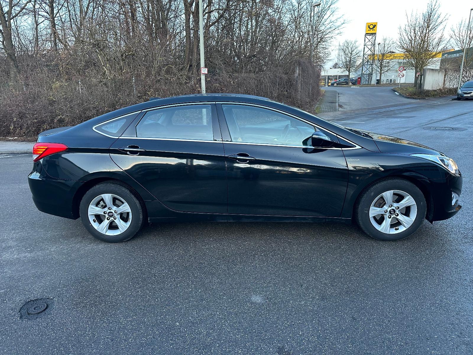 Hyundai i40 Automatik, Navi, Rückfahrkamera