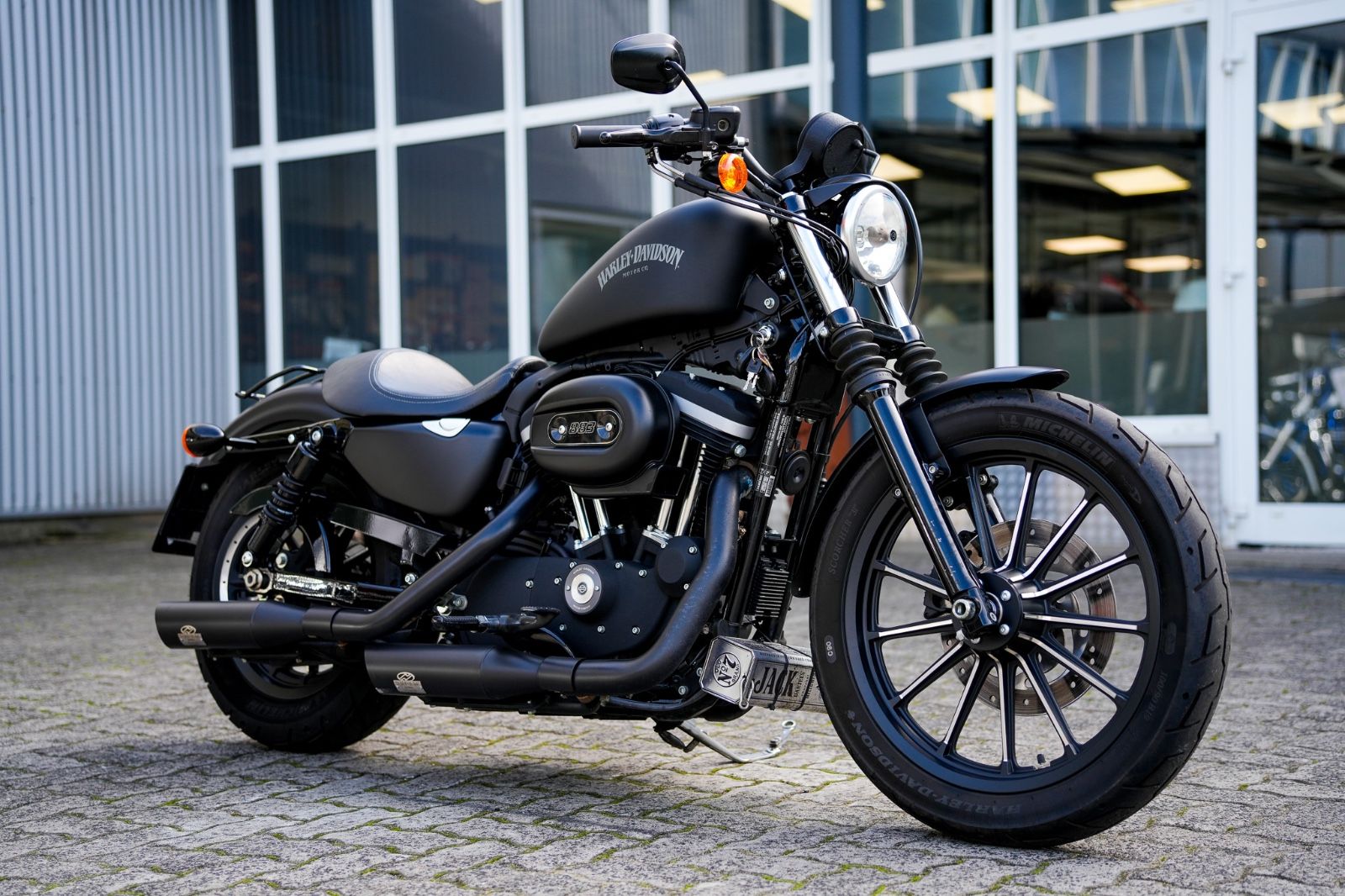 Fahrzeugabbildung Harley-Davidson XL883N Sportster Iron 883 - Jekill - 1. Hand
