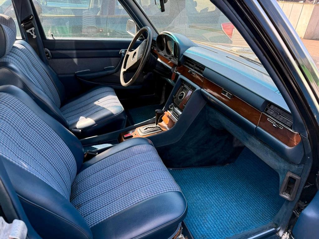 Mercedes-Benz 280