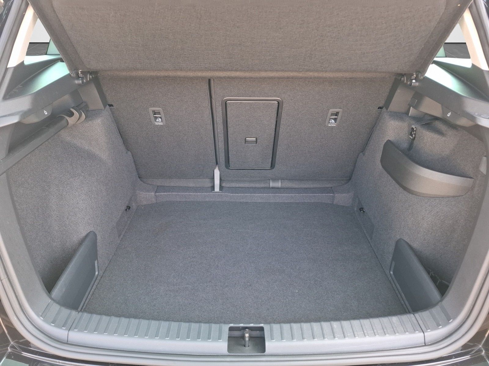 SKODA Karoq 1.5 TSI Selection DSG / KLIMA / NAVI / KAM - Image 16