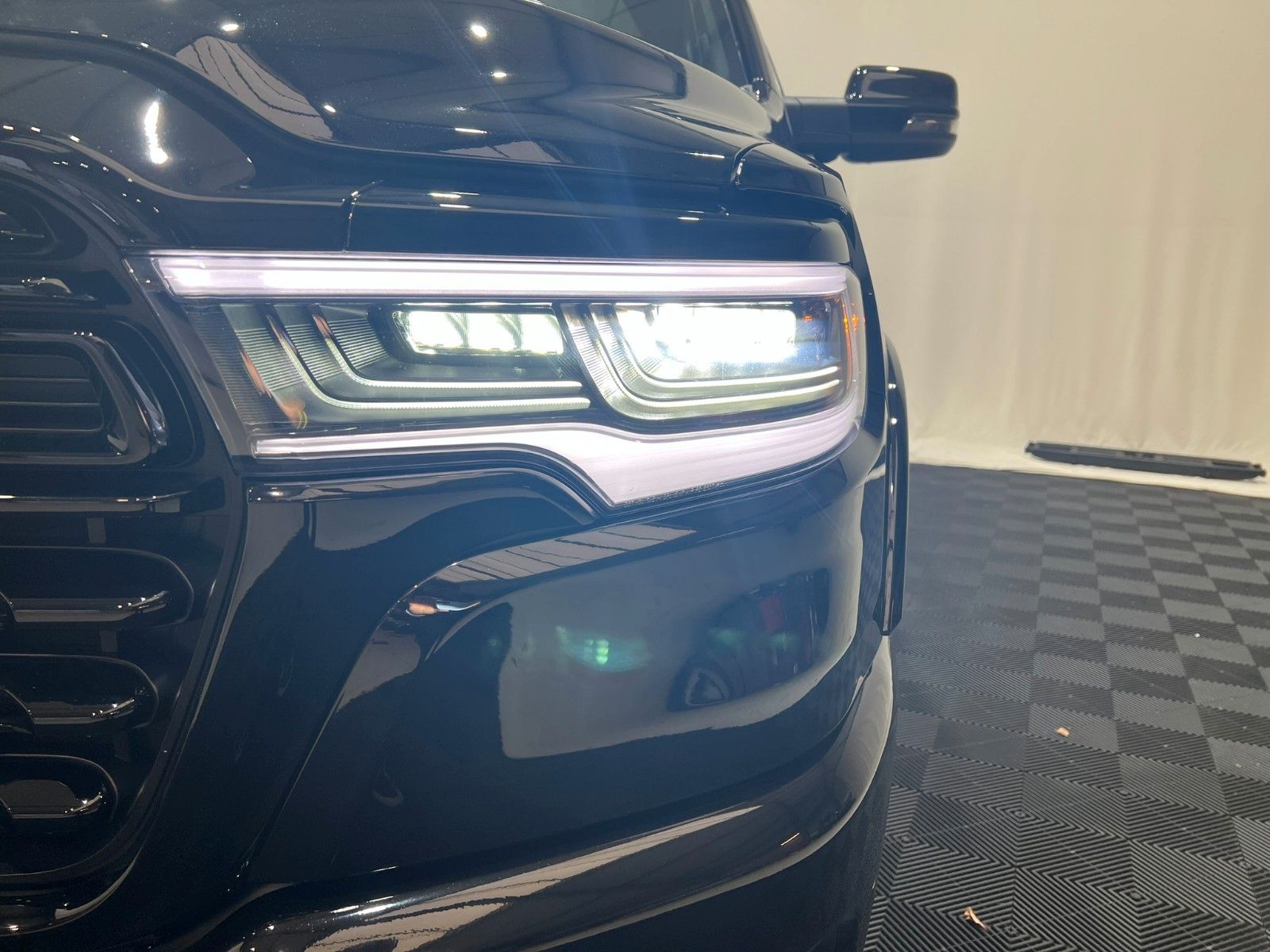 Fahrzeugabbildung Dodge RAM 1500 Limited Night  H/O 3.0L