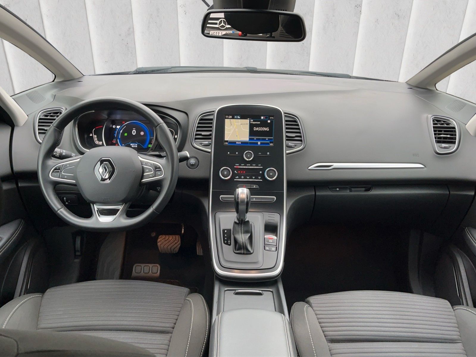 Fahrzeugabbildung Renault Grand Scenic TCE 140*7-Sitzer*Navi*Automatik**
