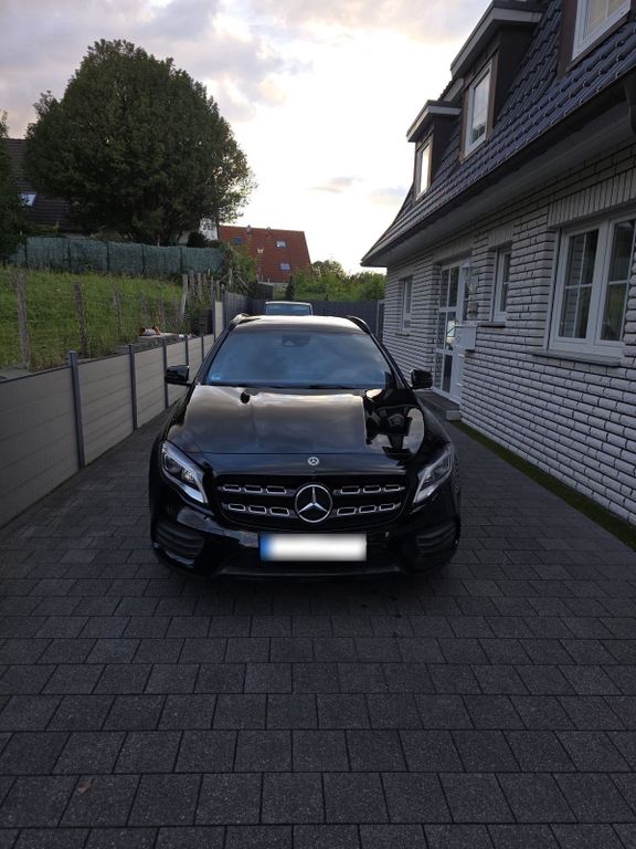 Image of Mercedes-Benz GLA 220