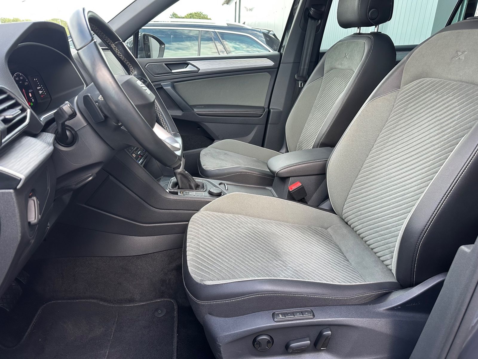 Fahrzeugabbildung SEAT Tarraco 1.4 e-Hybrid Xperience NAV+LED+PANO+AHK