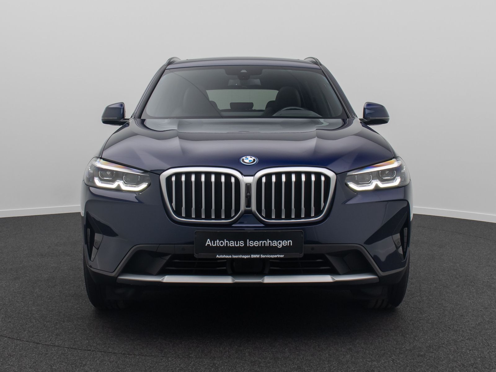 Fahrzeugabbildung BMW X3 xD30e Panorama HUD DAB Sport AHK 360&deg; Komfort