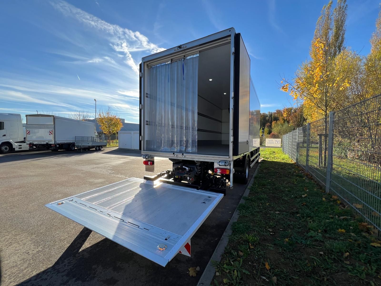 Fahrzeugabbildung DAF FA XB 310 18t Kress Kühlaufbau