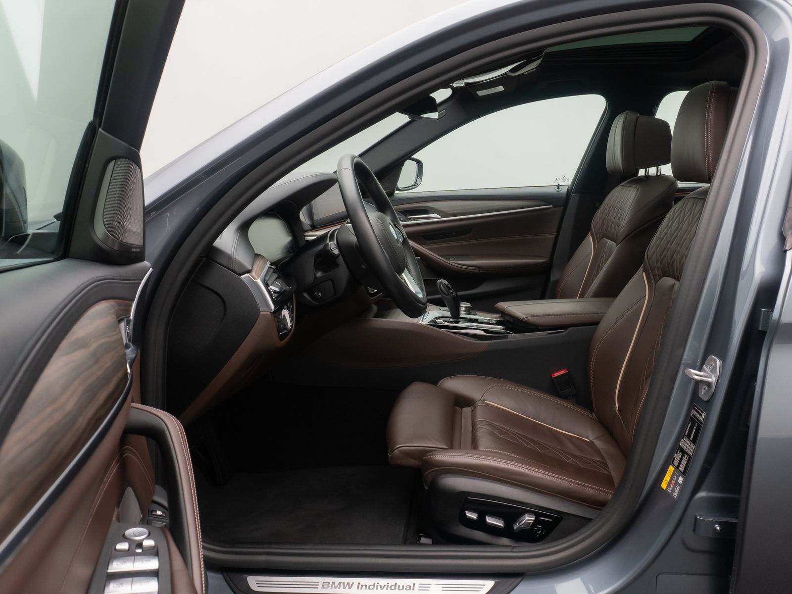 Fahrzeugabbildung BMW 530e Luxury Line ACC 360&deg; DAB Alarm Individual