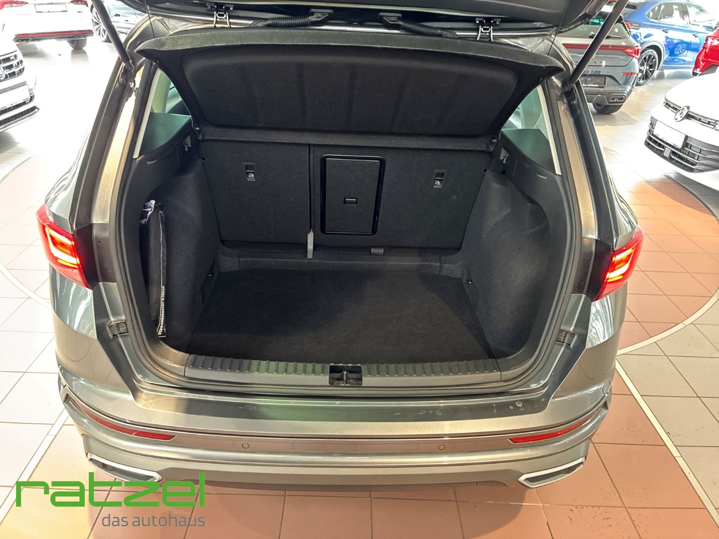 Fahrzeugabbildung SEAT Ateca FR 1.5 TSI 110kW Navi ACC LED Kamera