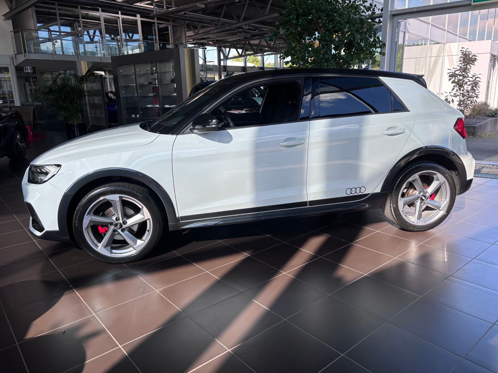 Fahrzeugabbildung Audi A1 citycarver 35 TFSI S-Line CARPLAY AHK LED