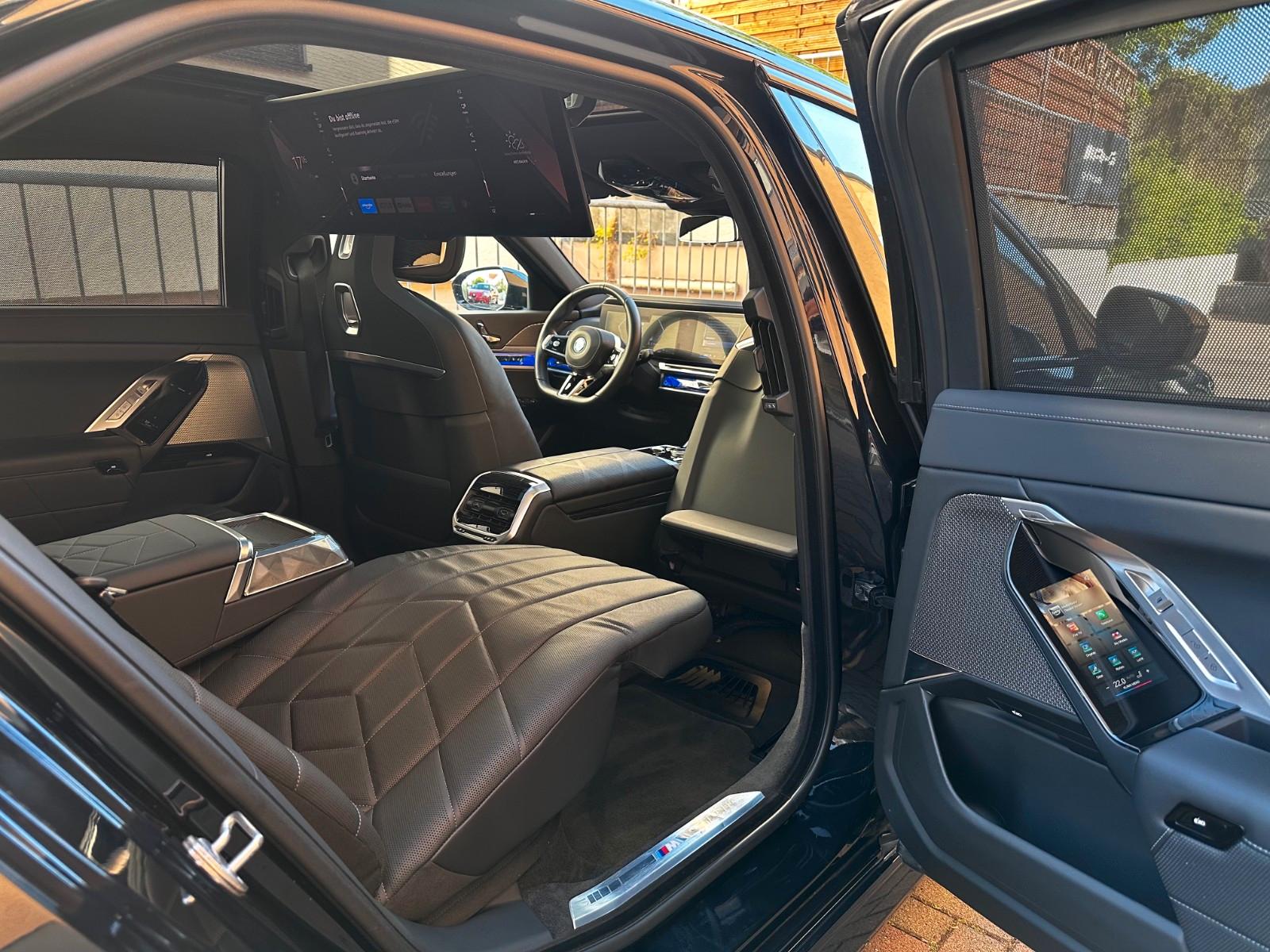 BMW 750e xDr M Sport PANO-SKY*Fond-TV*Executive*AHK