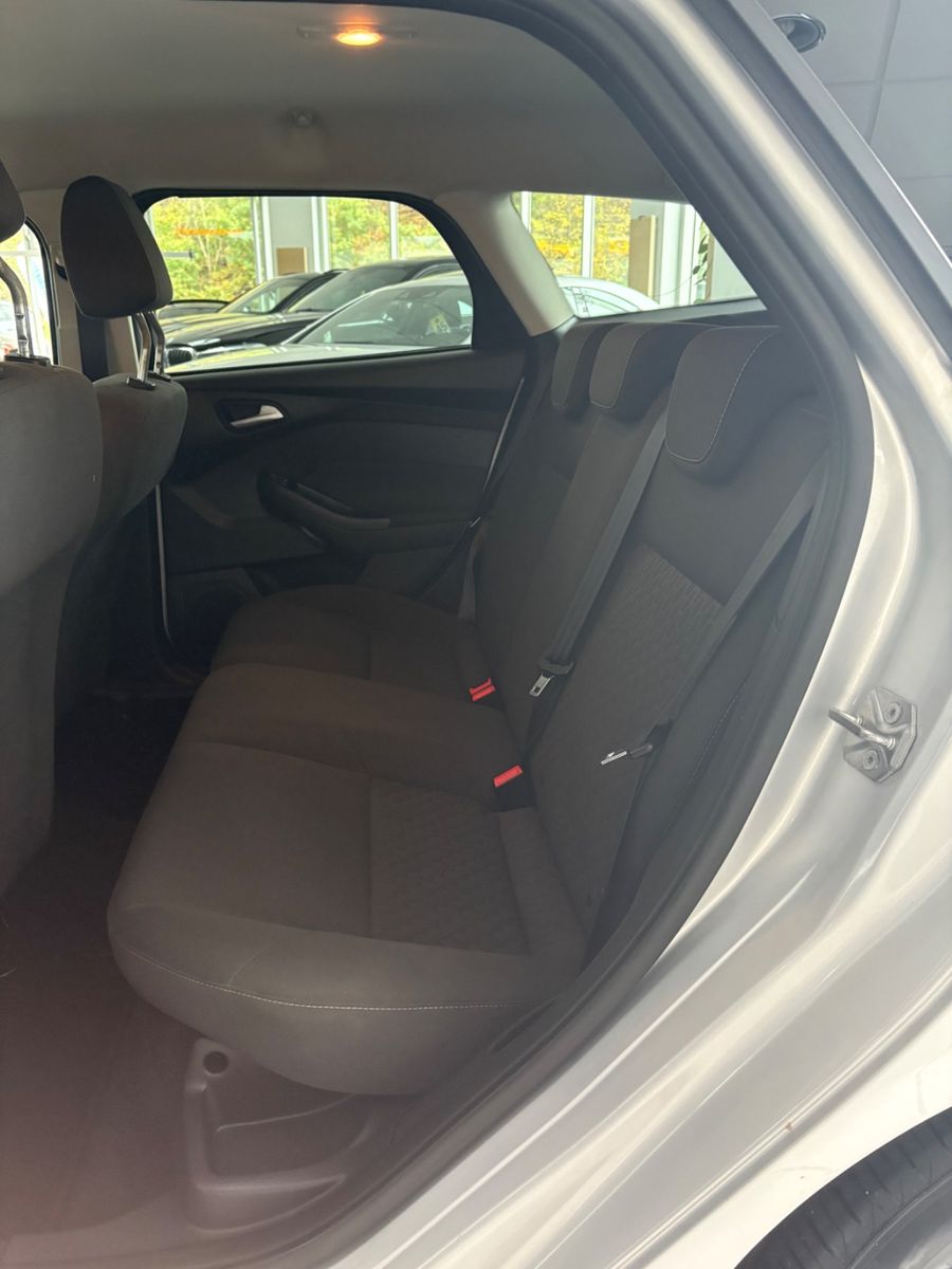 Fahrzeugabbildung Ford Focus Turnier Champions Edition AUTOMATIK