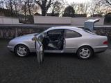 Mercedes-Benz Mercedes CLK 320 *Soundsystem* *Scheckheft... - Mercedes-Benz CLK 320 Gebrauchtwagen in Duisburg