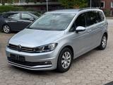 Volkswagen Touran Comfortline Start-Stopp DSG 7 Sitze Navi - Volkswagen Touran mit Diesel-Antrieb: Geländewagen