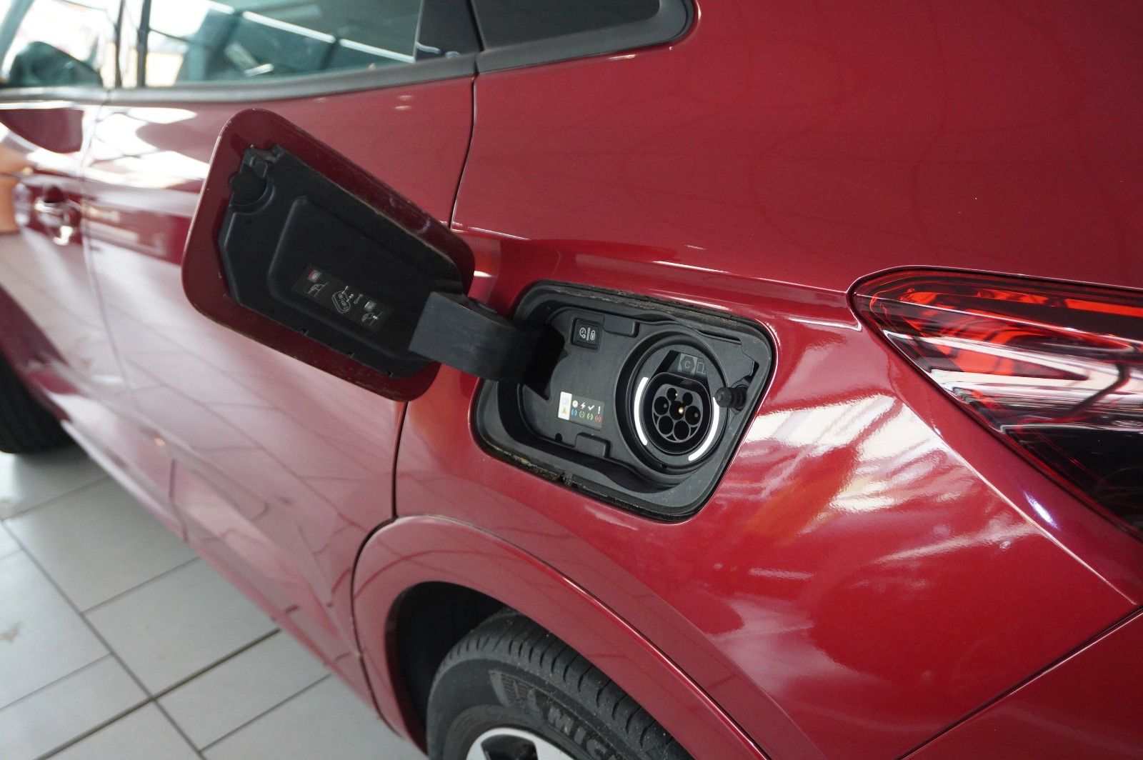 Fahrzeugabbildung Opel Grandland (X) 1.6T EDITION HYBRID NAVI/LED/VIRT.