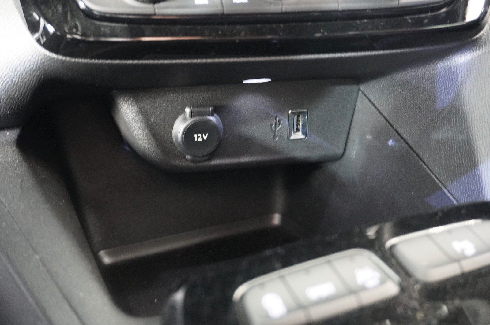 Fahrzeugabbildung Opel Mokka GS Line 1.2 NAVI/LED/KAMERA/SPORT/VIRT/DAB