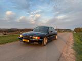 BMW e38 750i - BMW 750: E38 750i