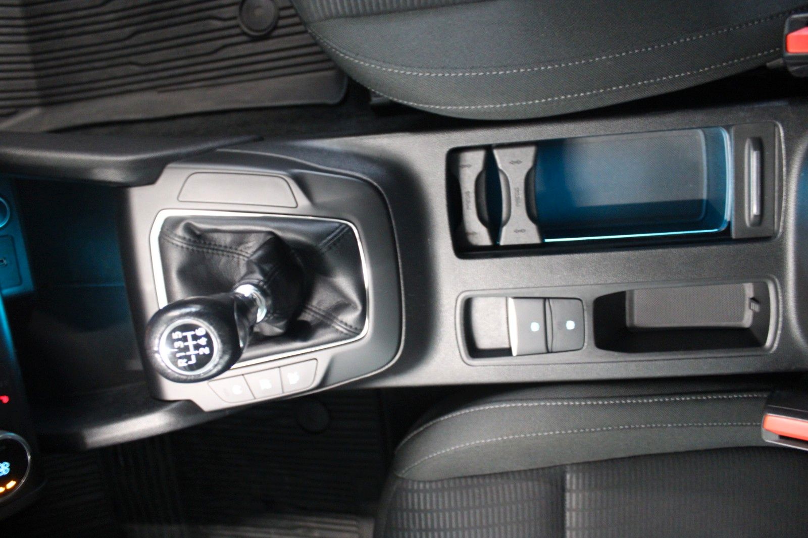 Fahrzeugabbildung Ford Focus Trend Turnier KLIMA AHK WinterPaket 1.Hd
