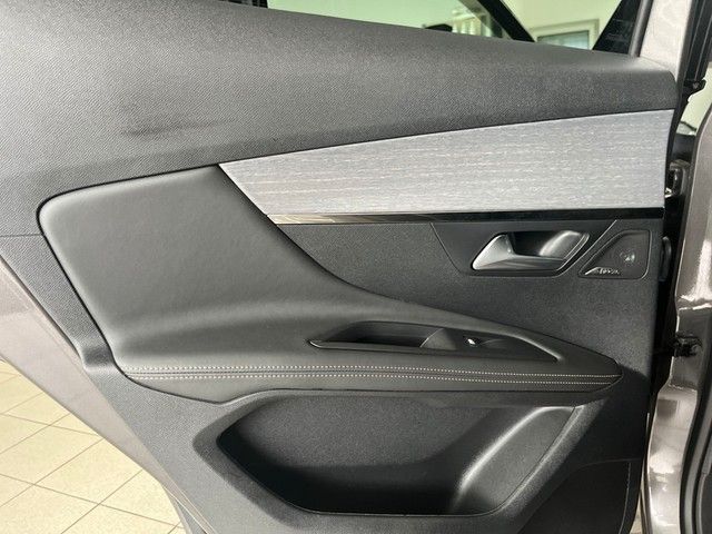3008 Hybrid4 300 GT