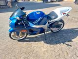 Suzuki GSX R 600 K1 - SUZUKI GSX R 600 K1