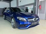 Mercedes-Benz C 63 AMG T+Panorama+360°+ Head-Up+Ambiente - Mercedes-Benz C 63 AMG in Stuttgart