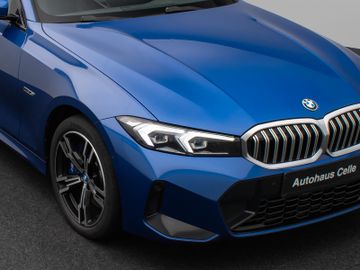Fahrzeugabbildung BMW 330e Tour M Sport Komfortzugang Kamera 18"M LMR
