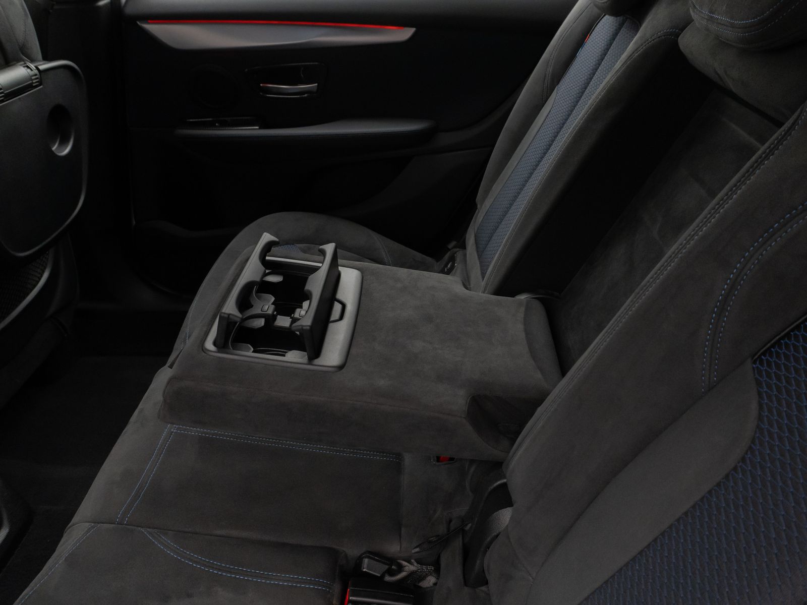 Fahrzeugabbildung BMW 218d Gran Tourer M Sport Kamera HUD AHK Stop&Go