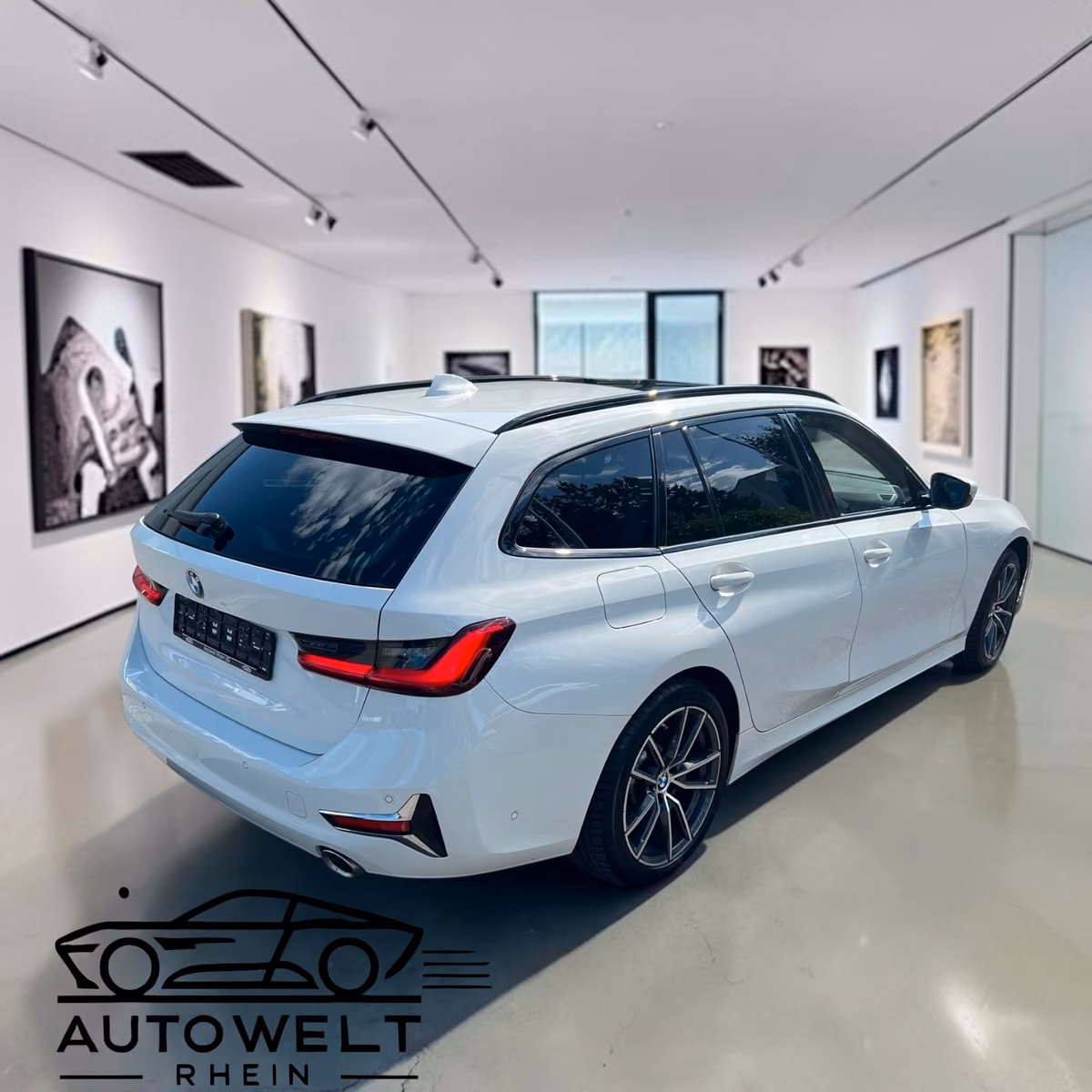 BMW 330 i xDrive Touring Luxury Line Pano