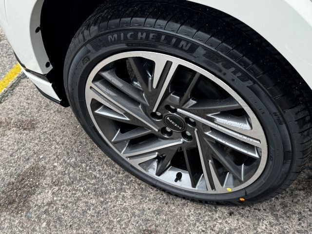 Fahrzeugabbildung KGM Actyon LUX neues Modell 1.5 GDi Vollausst.