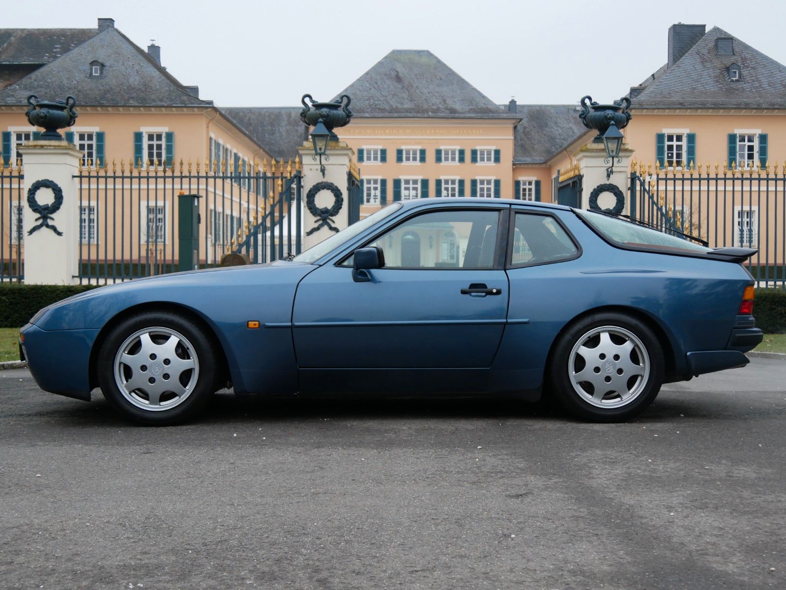 Fahrzeugabbildung Porsche 944 Turbo