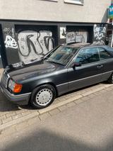 Mercedes-Benz Auto Mercedes 300 Coupé - Mercedes-Benz Coupé aus dem Jahr 1990