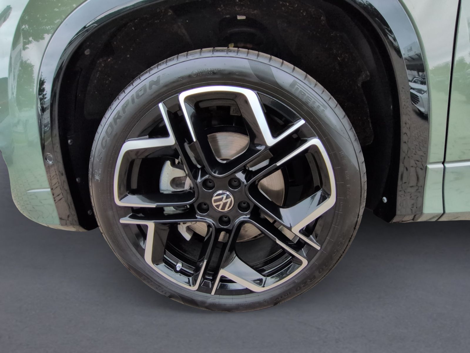 Tayron R-Line 2.0 TDI 4MO DSG AHK+STHZ+BLACK+HuD
