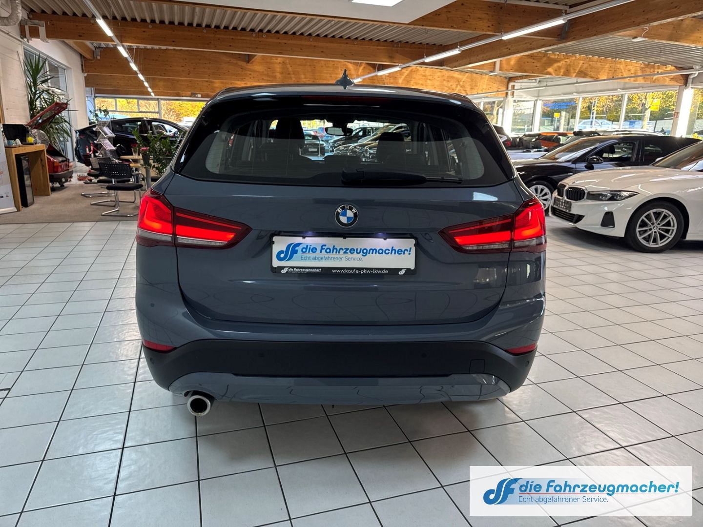 Fahrzeugabbildung BMW X1 sDrive 18 i Advantage Sound Sportsi. LED el.H