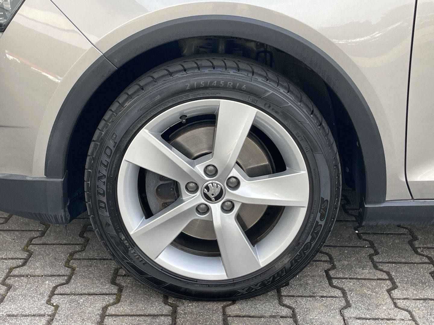 Rapid Spaceback 1.4 TSI DSG Ambition AHK/Pano/Xe