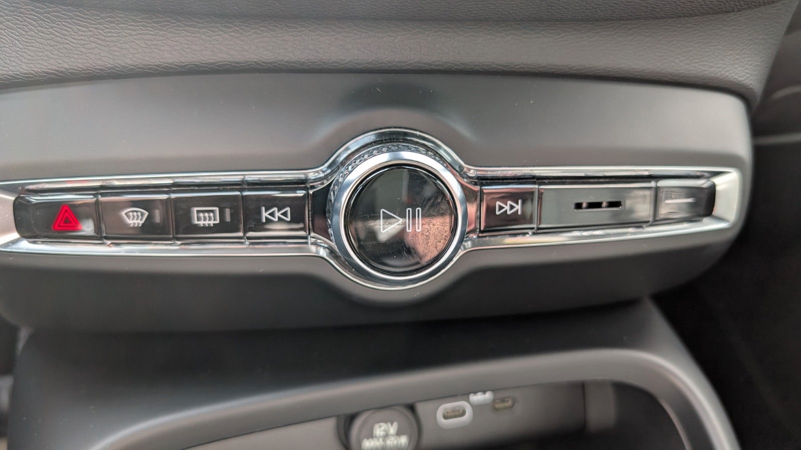 Fahrzeugabbildung Volvo XC 40 B4/Standheizung/Winterpaket