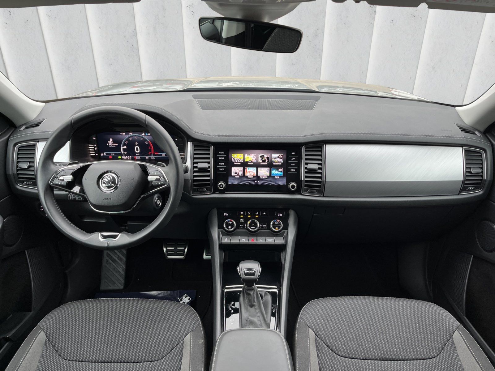Fahrzeugabbildung SKODA Kodiaq 1.5 DSG*7-Sitze*ACC*VirtC*Matrix*Kamera**