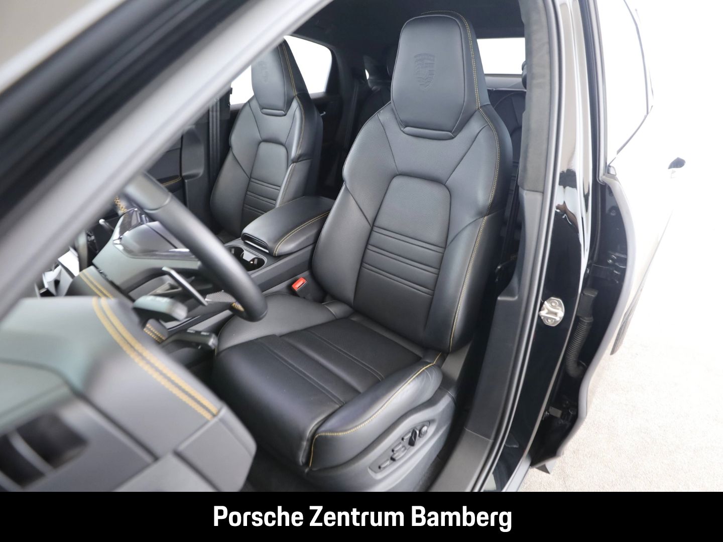 Porsche Cayenne Turbo E-Hyb. Coupe m. GT-Paket PDCC Bu foto 5