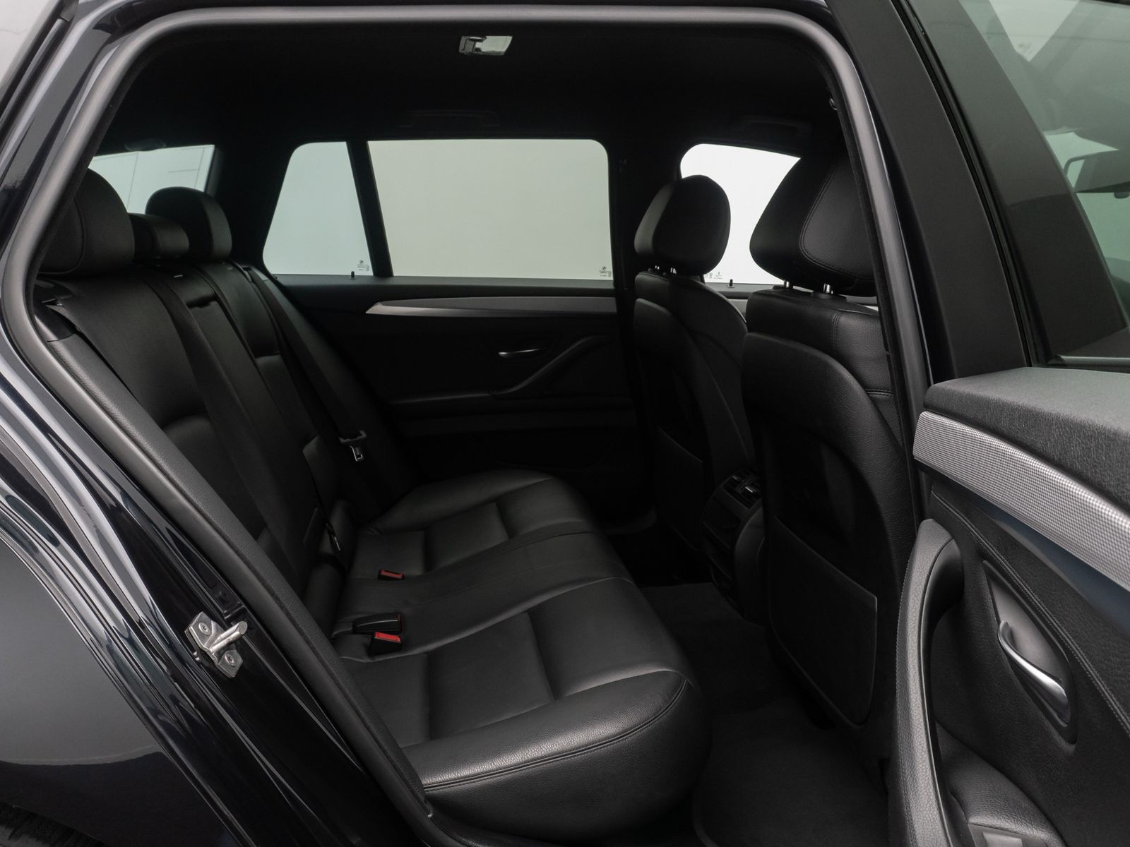 Fahrzeugabbildung BMW 525d xD M Sport Kamera HUD Alarm HiFi Komfort