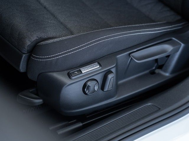 Passat Variant Business TSI DSG AHK Soundsystem