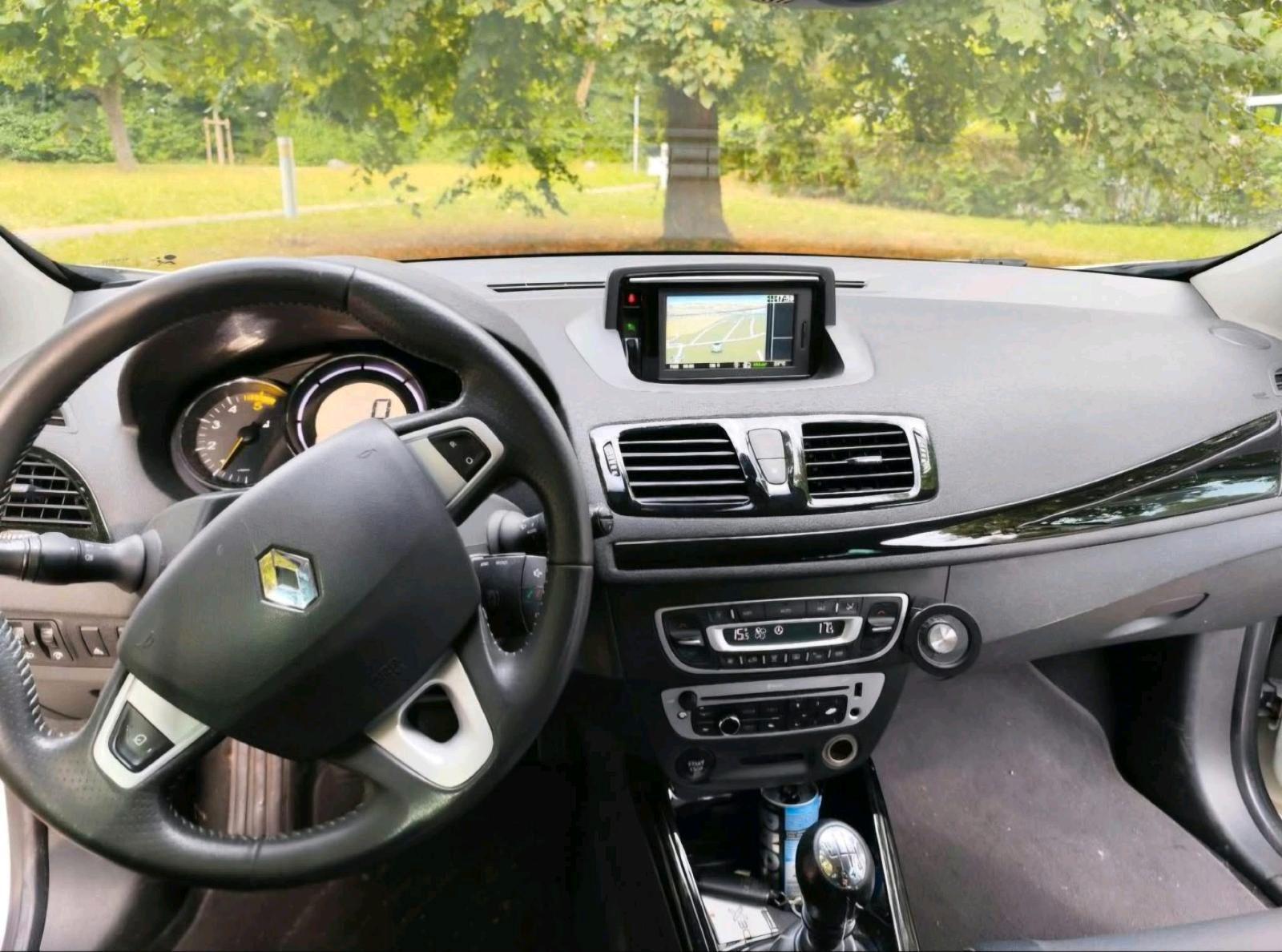 Renault Megane 2012 — interior